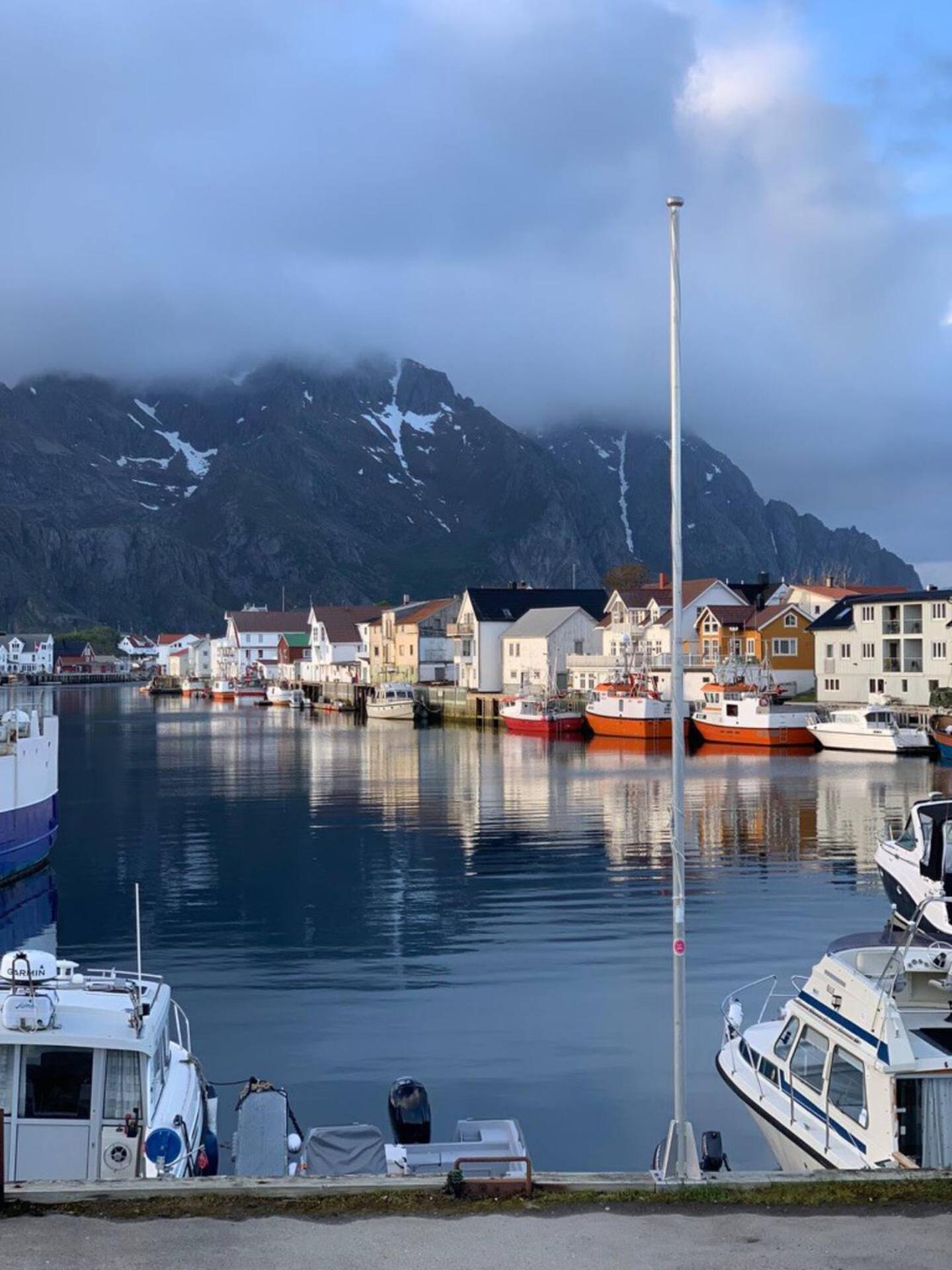 Stor Moderne Leilighet I Henningsvaer, 70 Kvm Экстерьер фото