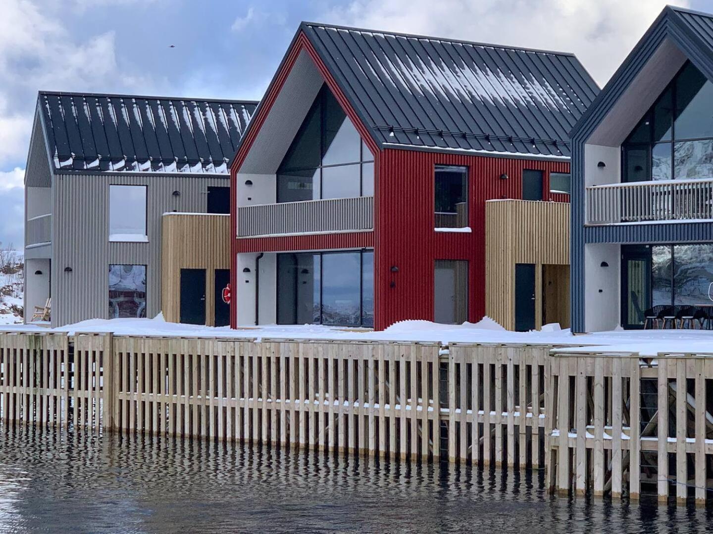 Stor Moderne Leilighet I Henningsvaer, 70 Kvm Экстерьер фото